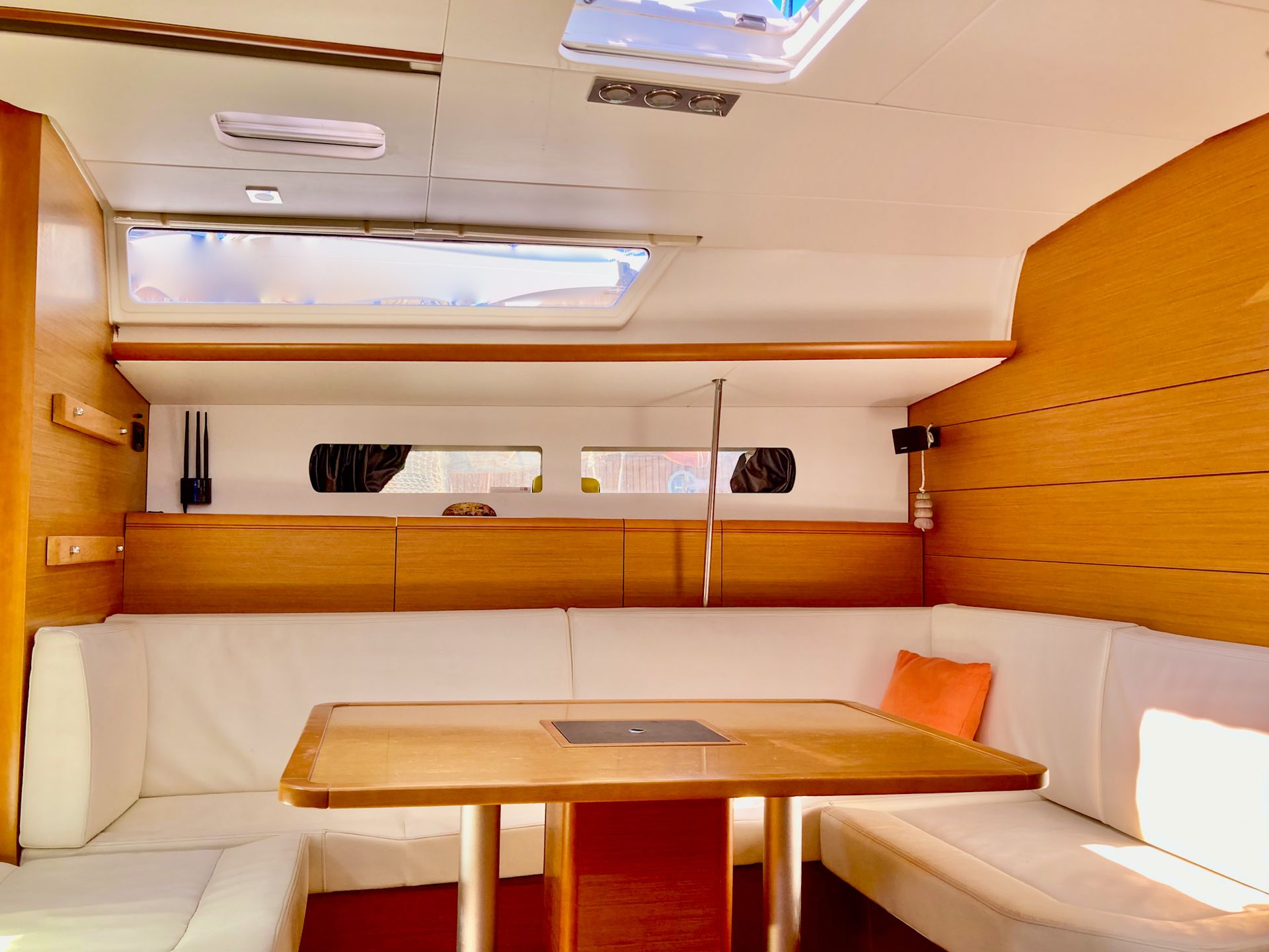 slider 3 Jeanneau Sun Odyssey 469